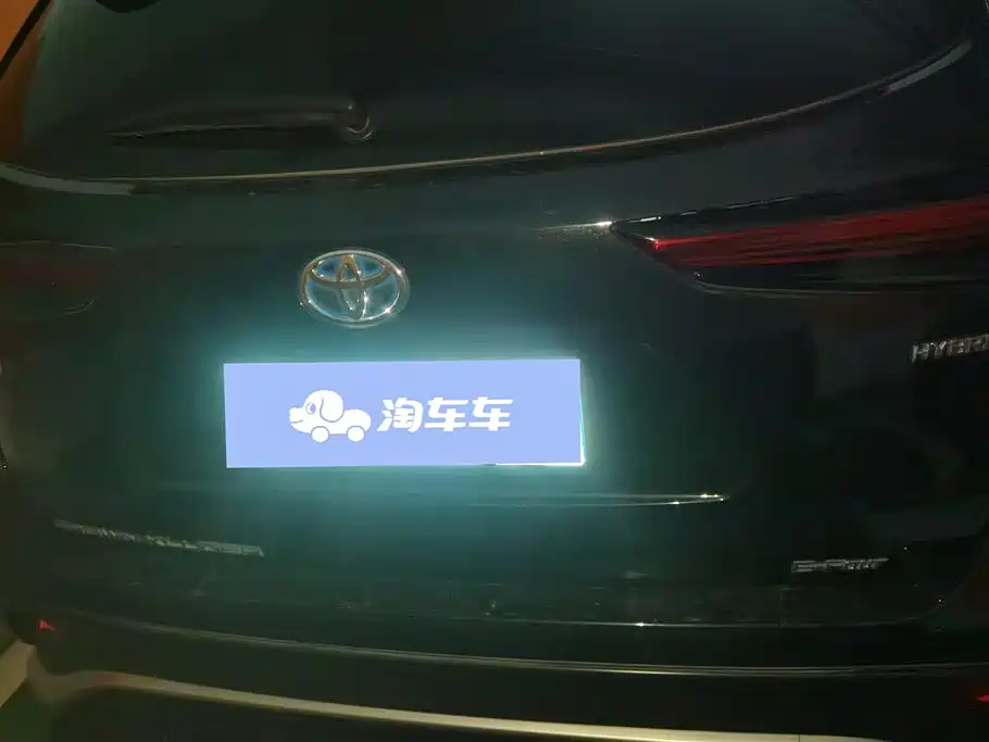 Toyota Crown Kluger 2023