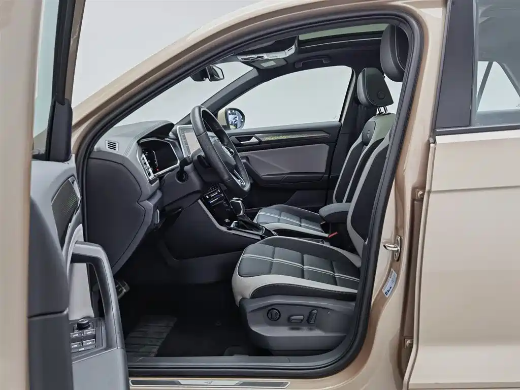 Volkswagen T-Roc 2024 — фото 10