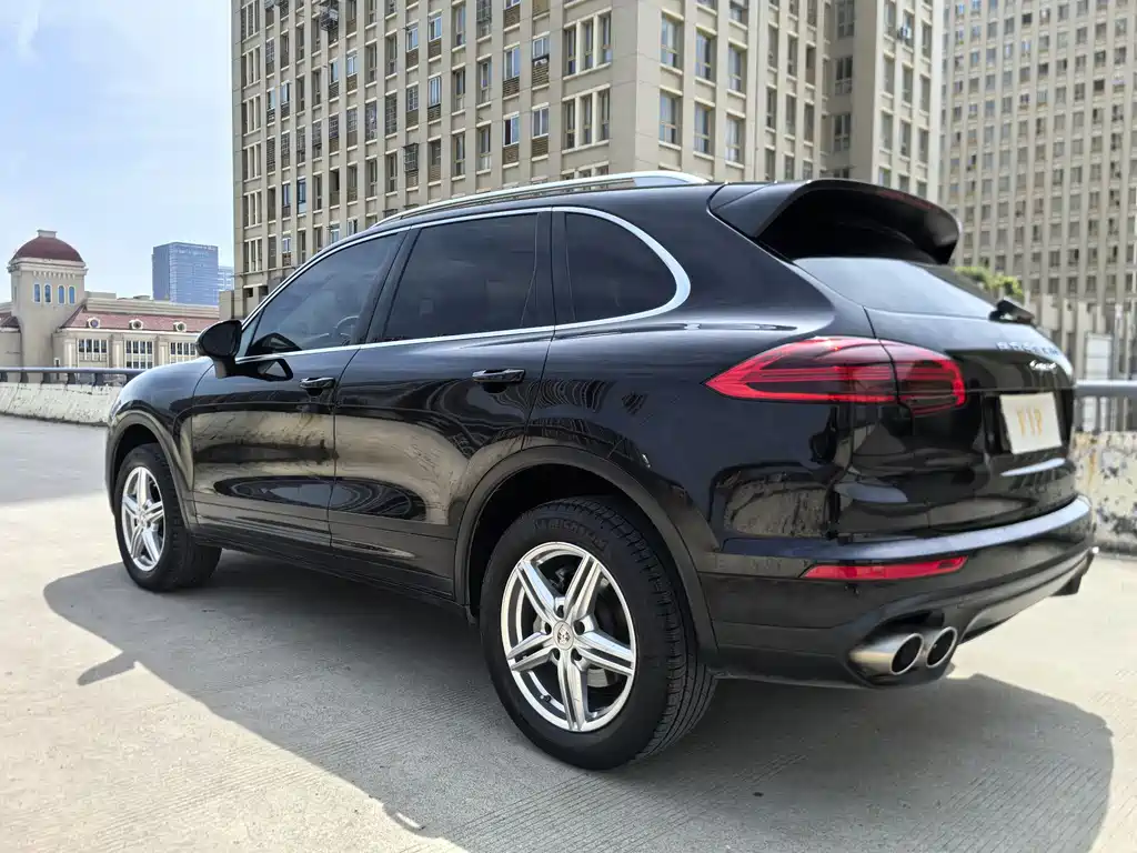Porsche Cayenne 2015 — фото 45