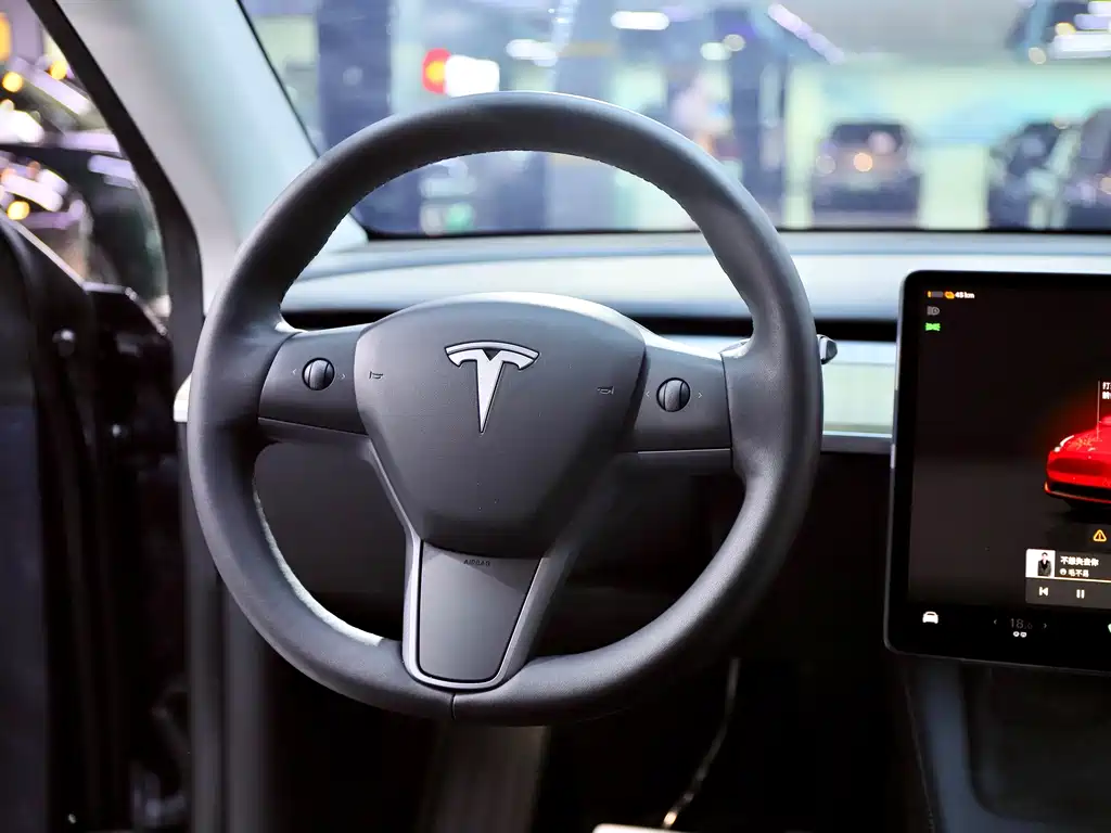 Tesla Model Y 2022 — фото 15