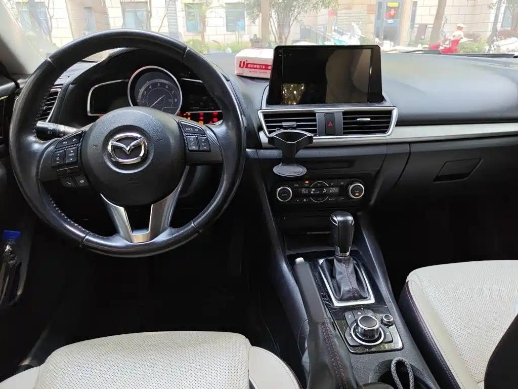 Mazda 3 Axela 2014 — фото 13