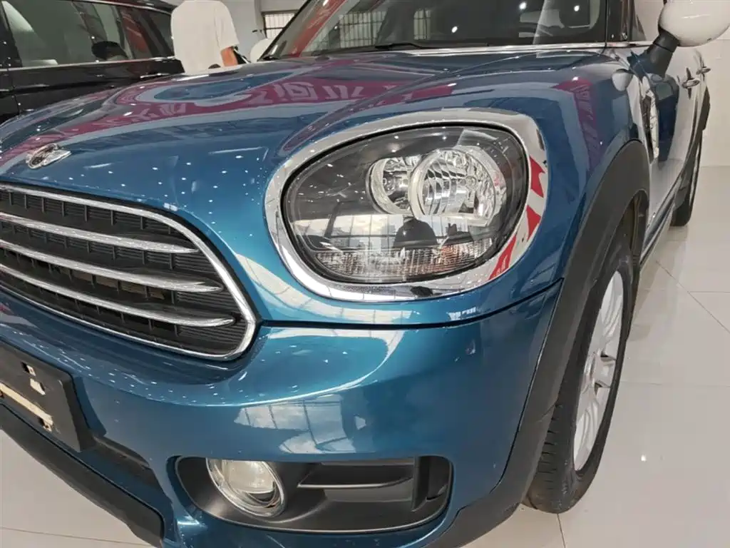 MINI Countryman 2018 — фото 23
