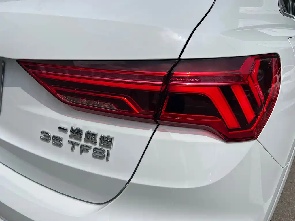 Audi Q3 2025 — фото 12