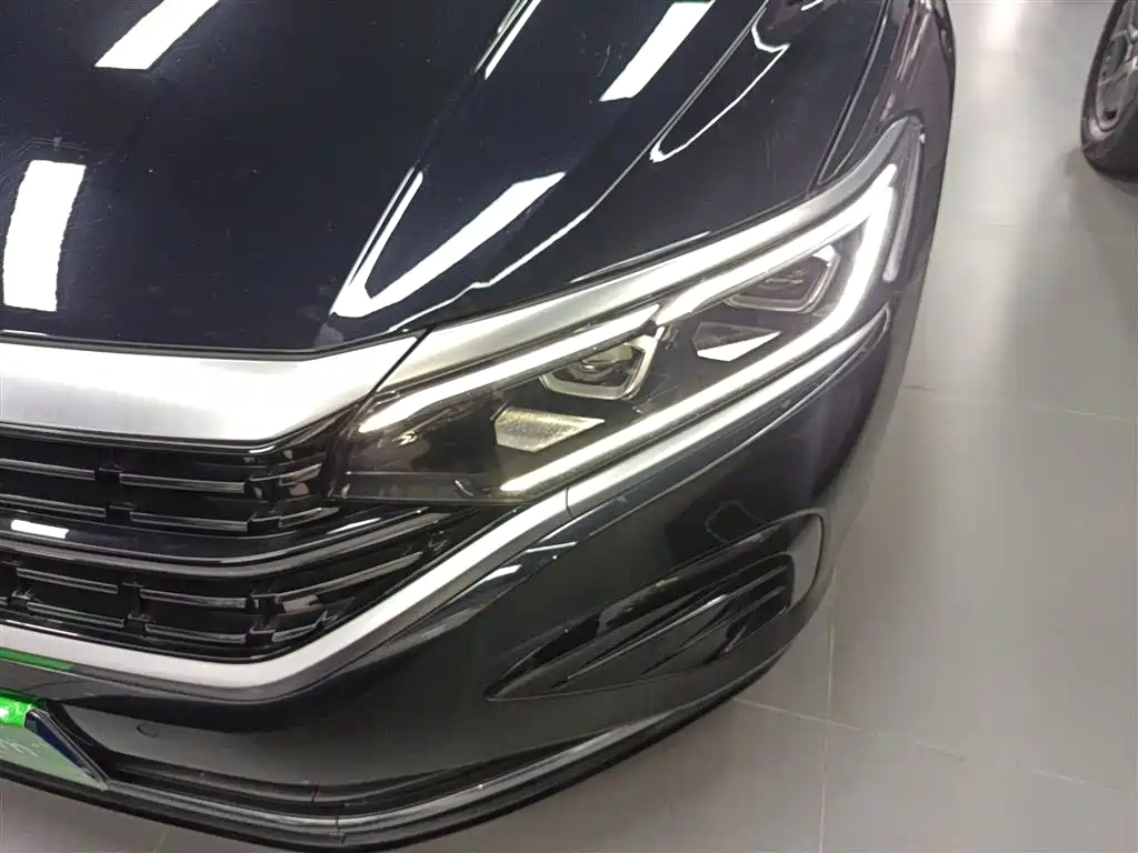 Volkswagen Passat 2023 — фото 24