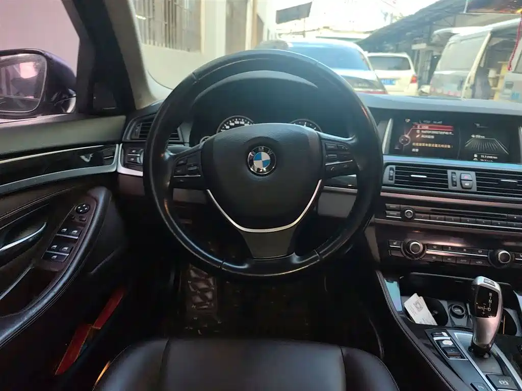 BMW 5 Series 2017 — фото 6