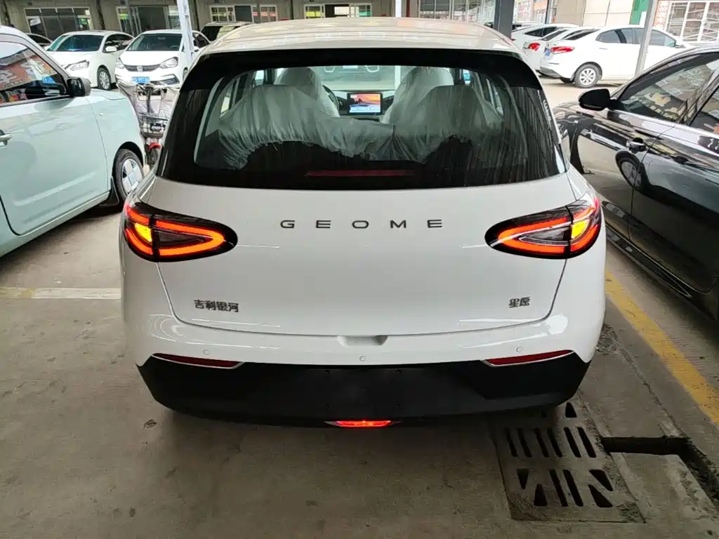 Geely Galaxy Starwish 2026 — фото 6