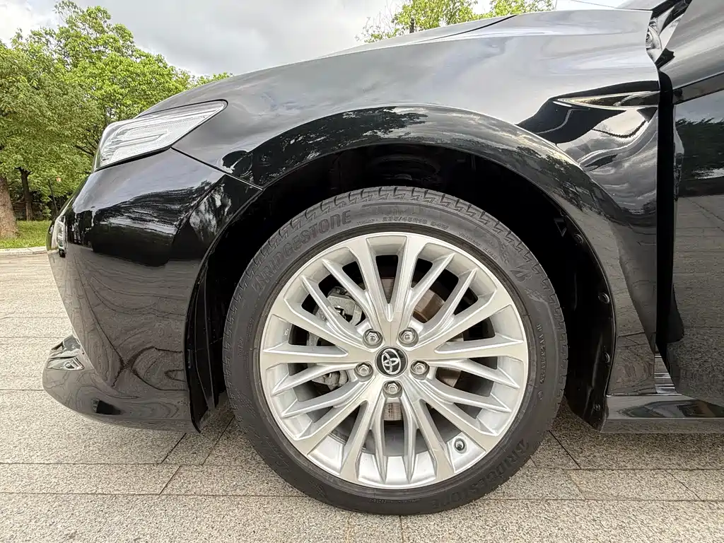 Toyota Camry 2020 — фото 16