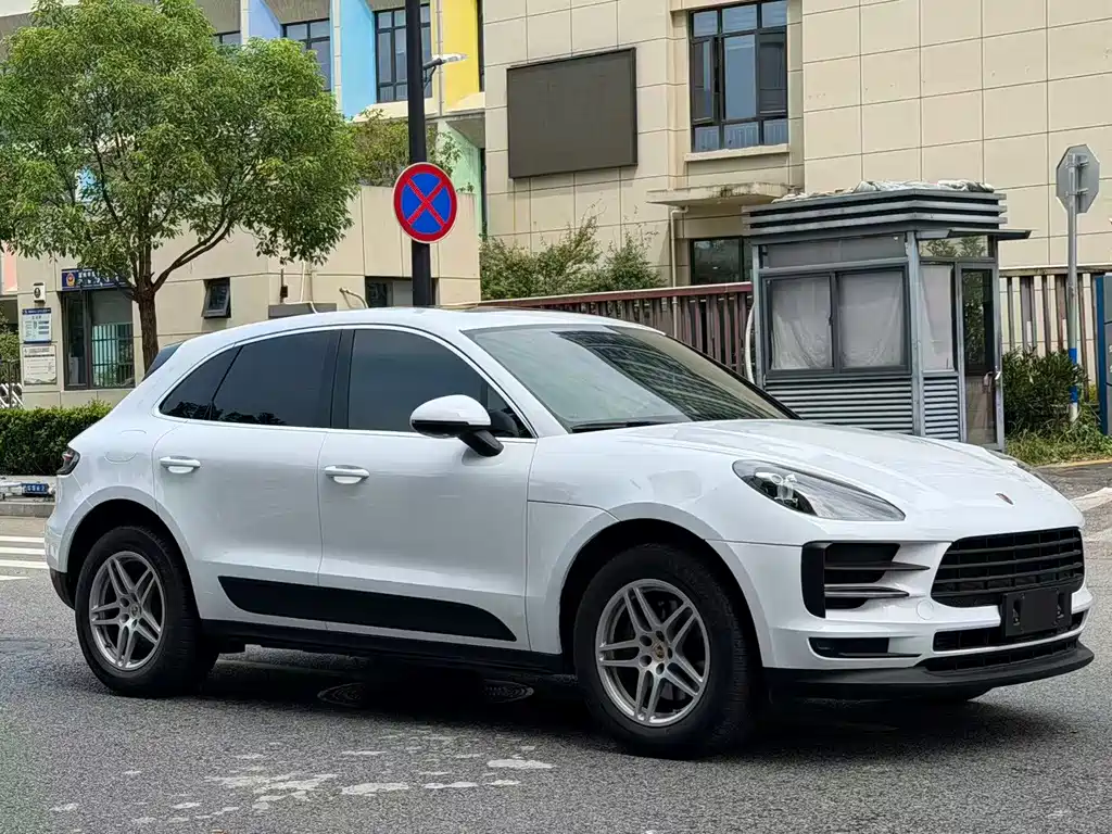 Porsche Macan 2021 — фото 1