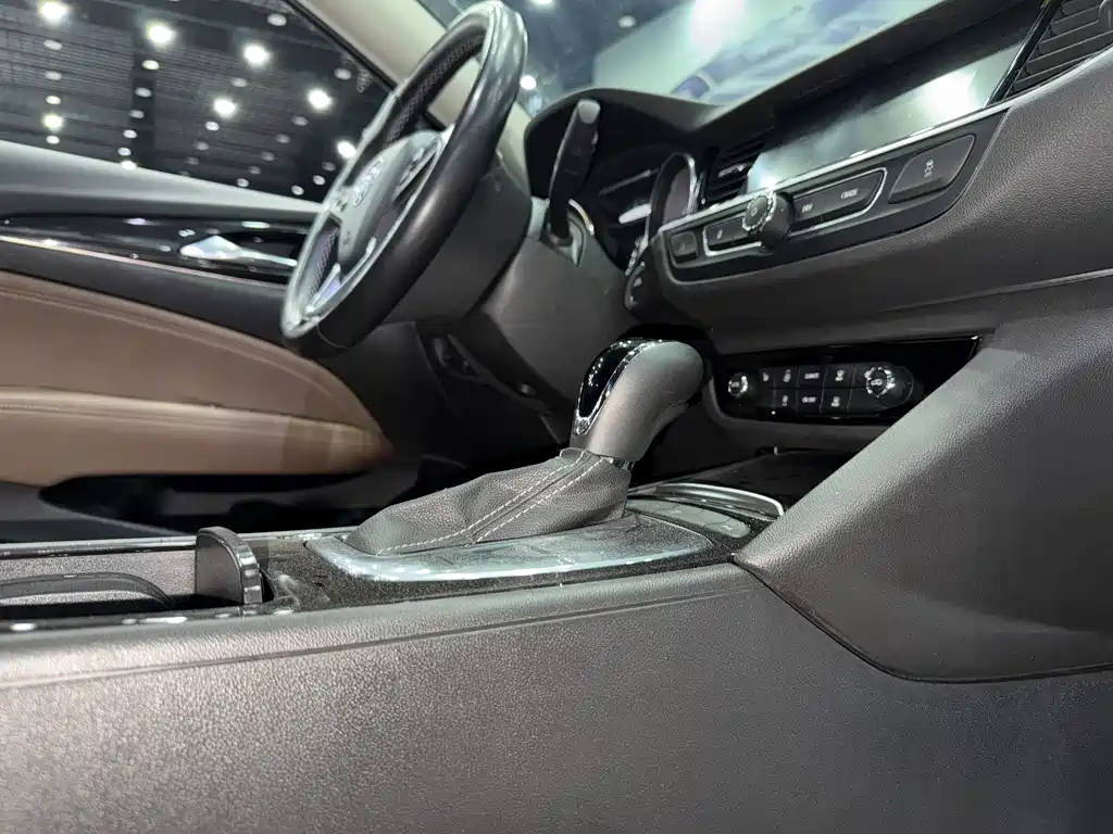 Buick Regal 2018 — фото 14