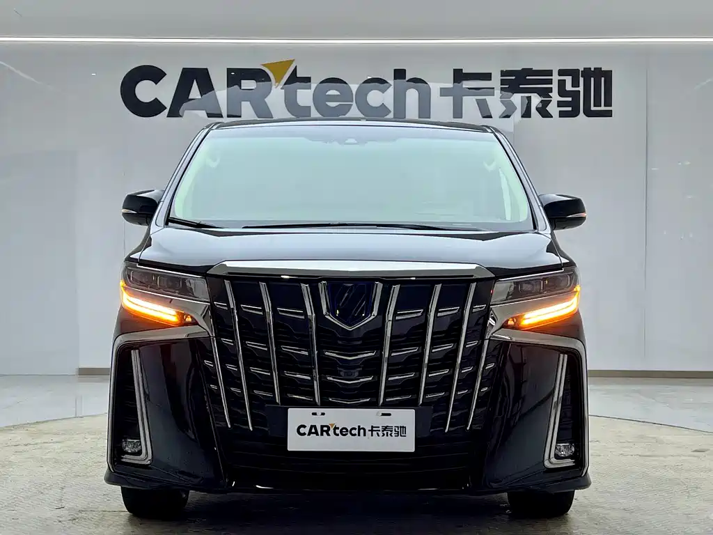 Toyota Alphard 2023 — фото 3