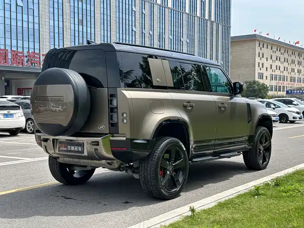 Land Rover Defender 2022