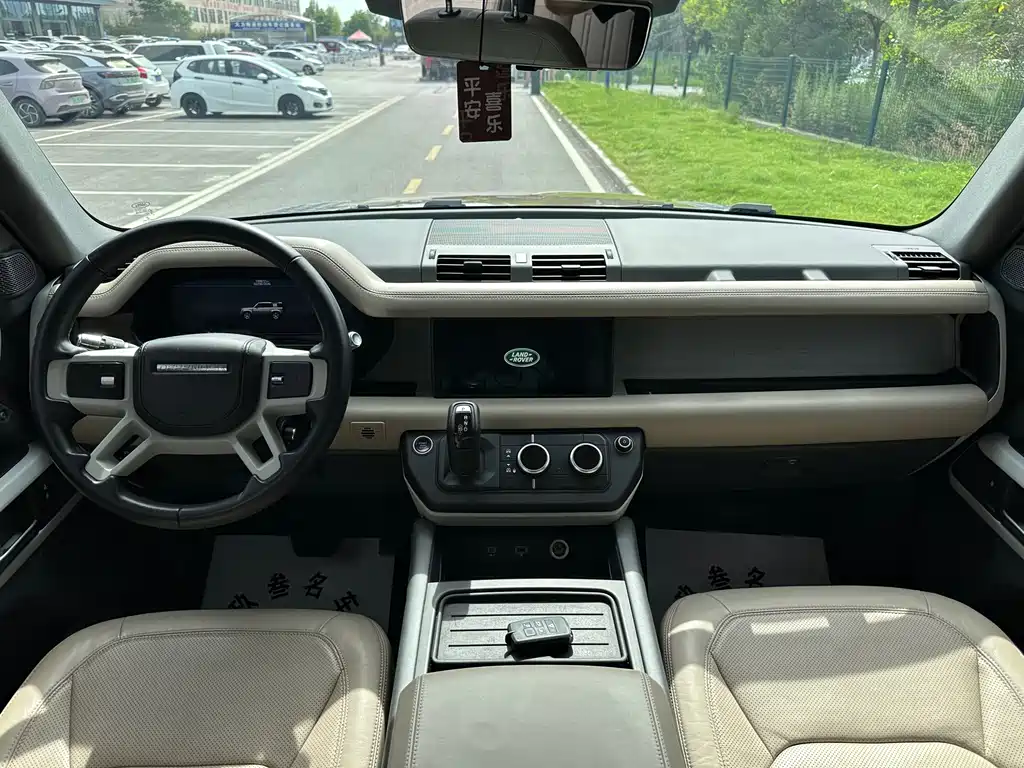 Land Rover Defender 2021 — фото 20