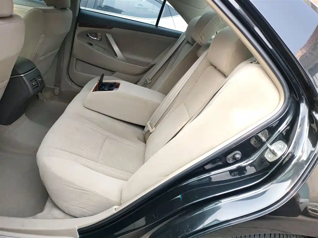 Toyota Camry 2014 — фото 19