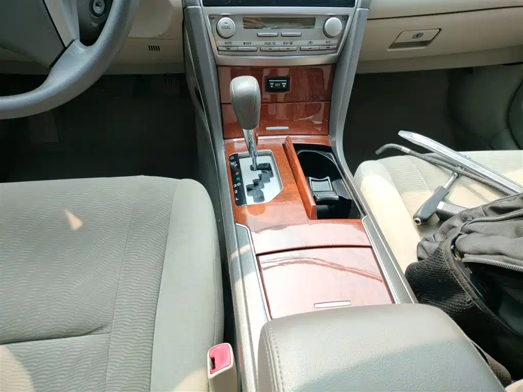 Toyota Camry 2014 — фото 13