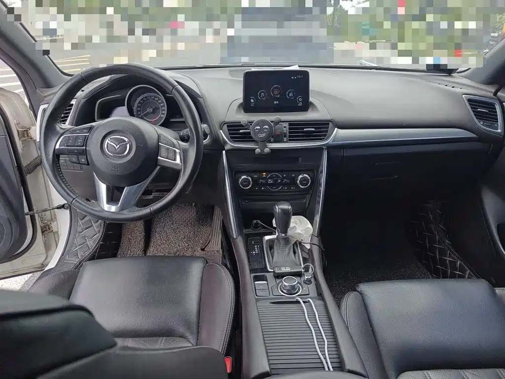 Mazda CX-4 2017 — фото 13