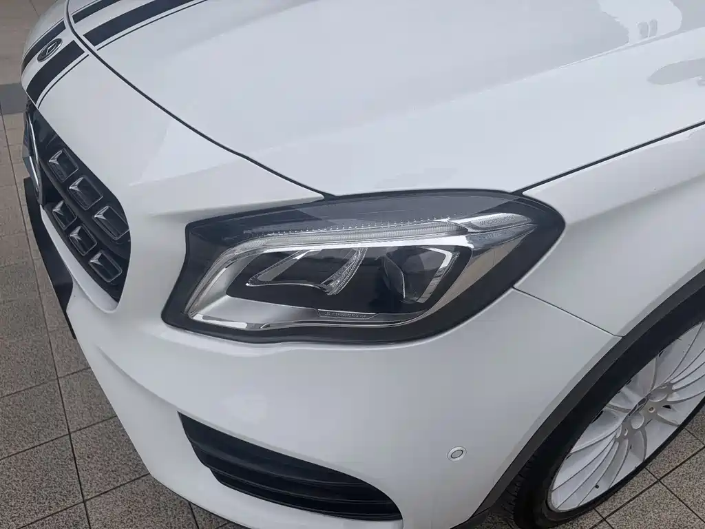 Mercedes-Benz GLA 2018 — фото 11