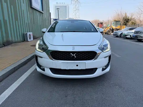 DS 5 2014