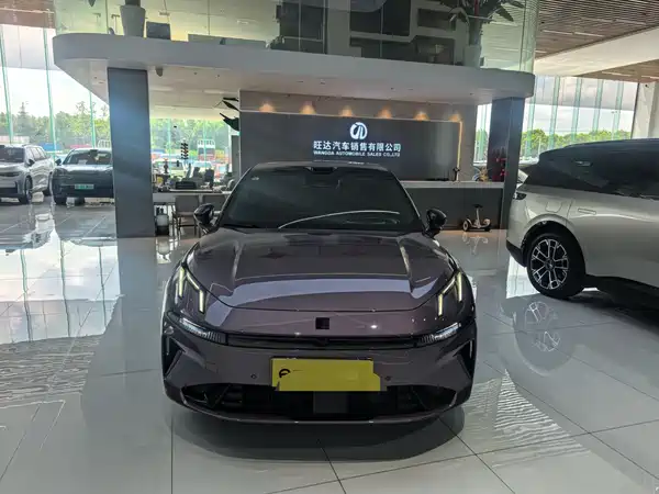 Lynk & Co 07 EM-P 2025