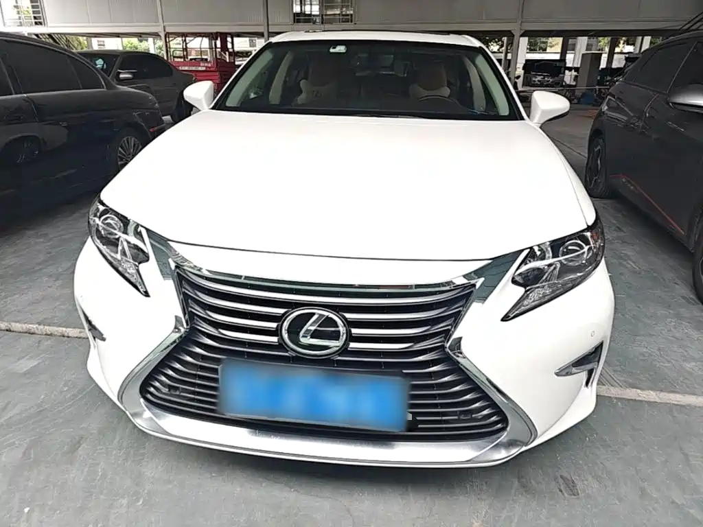 Lexus ES 2018 — фото 3