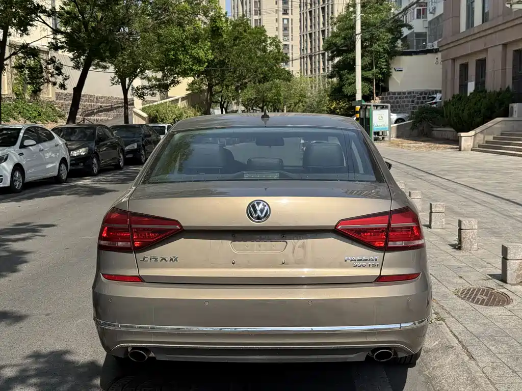 Volkswagen Passat 2017 — фото 8
