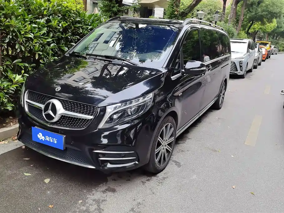 Mercedes-Benz V-Class 2023 — фото 1