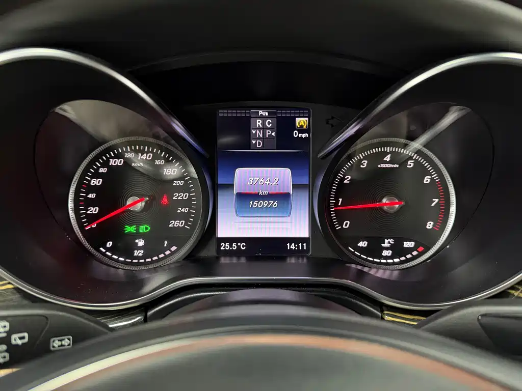 Mercedes-Benz V-Class 2020 — фото 16