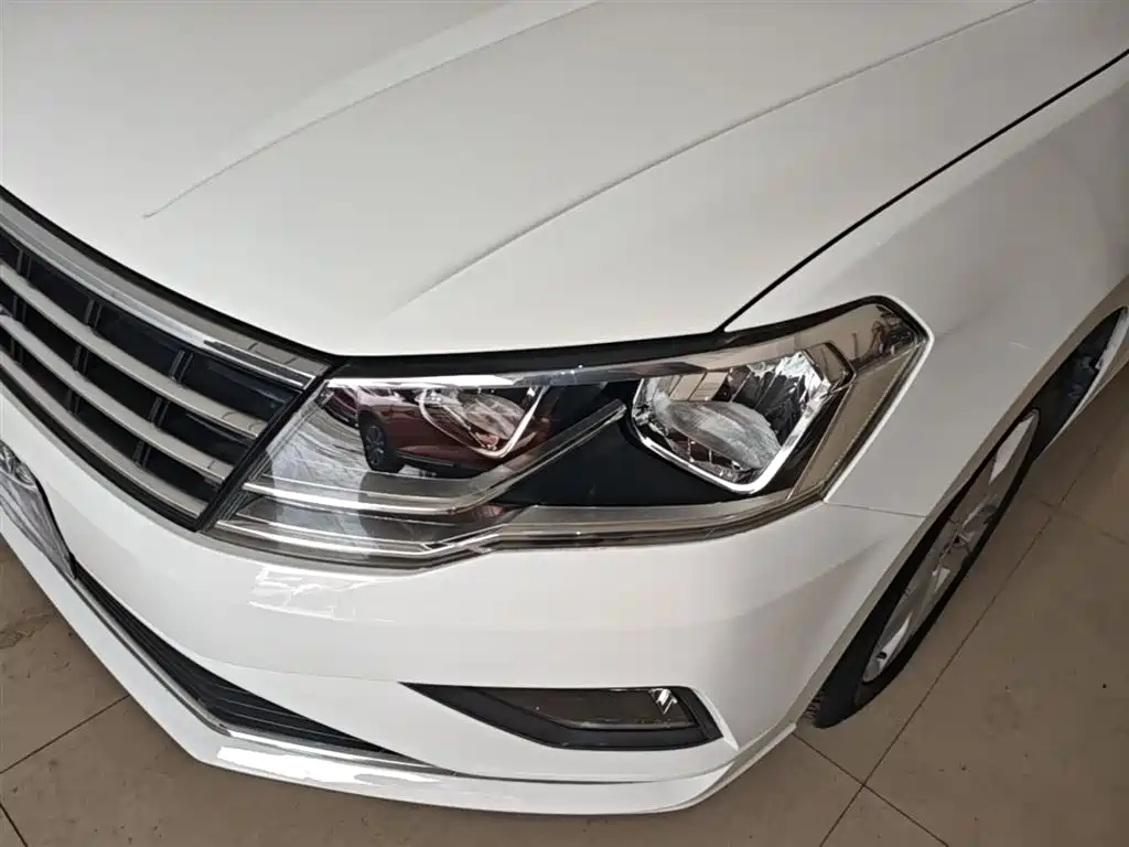 Volkswagen Jetta 2018 — фото 24