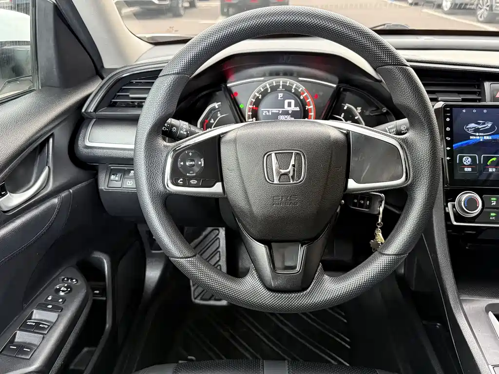 Honda Civic 2019 — фото 15