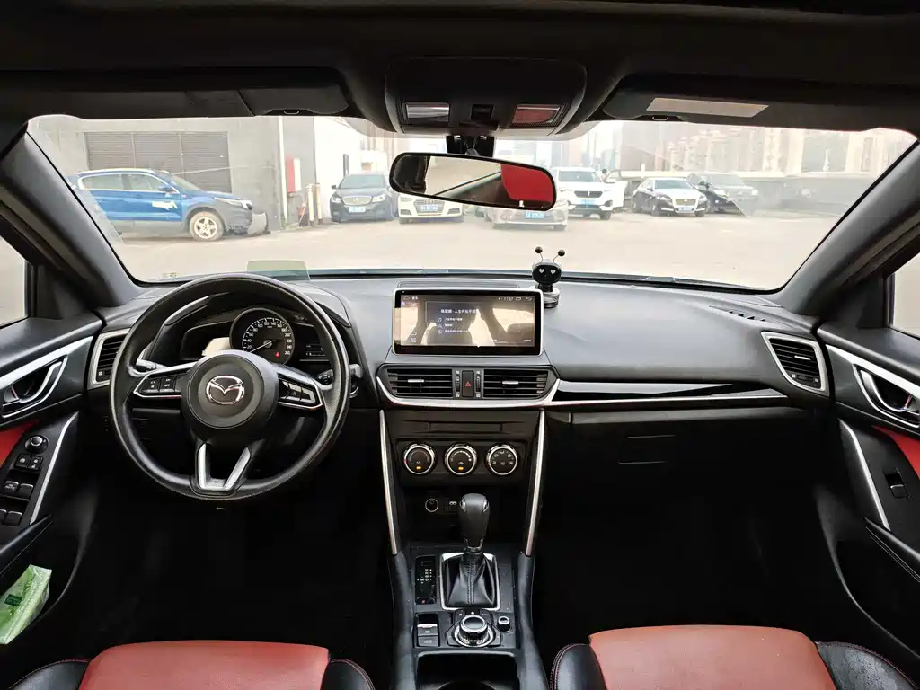 Mazda CX-4 2018 — фото 7