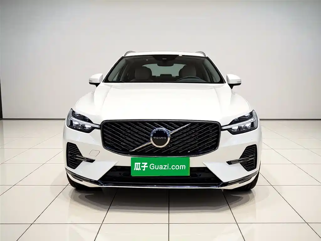 Volvo XC60 2026 — фото 2
