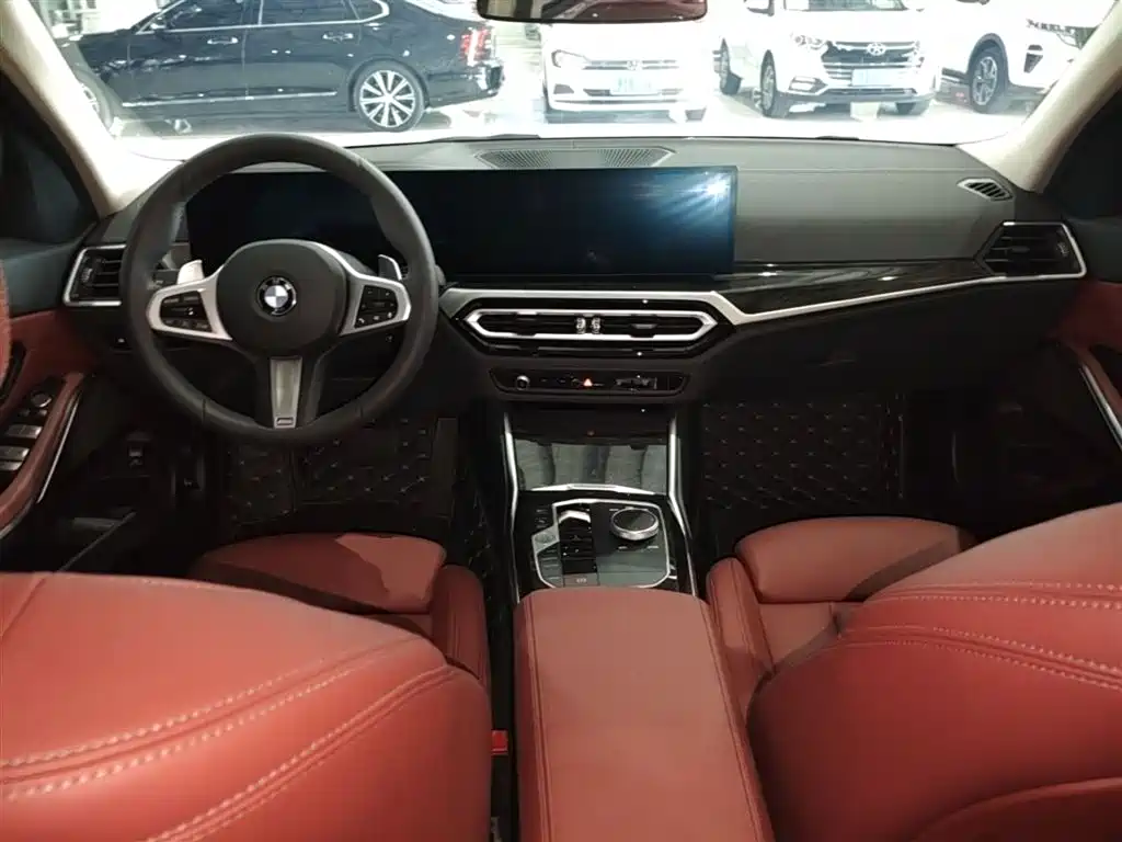 BMW 3 Series 2023 — фото 10