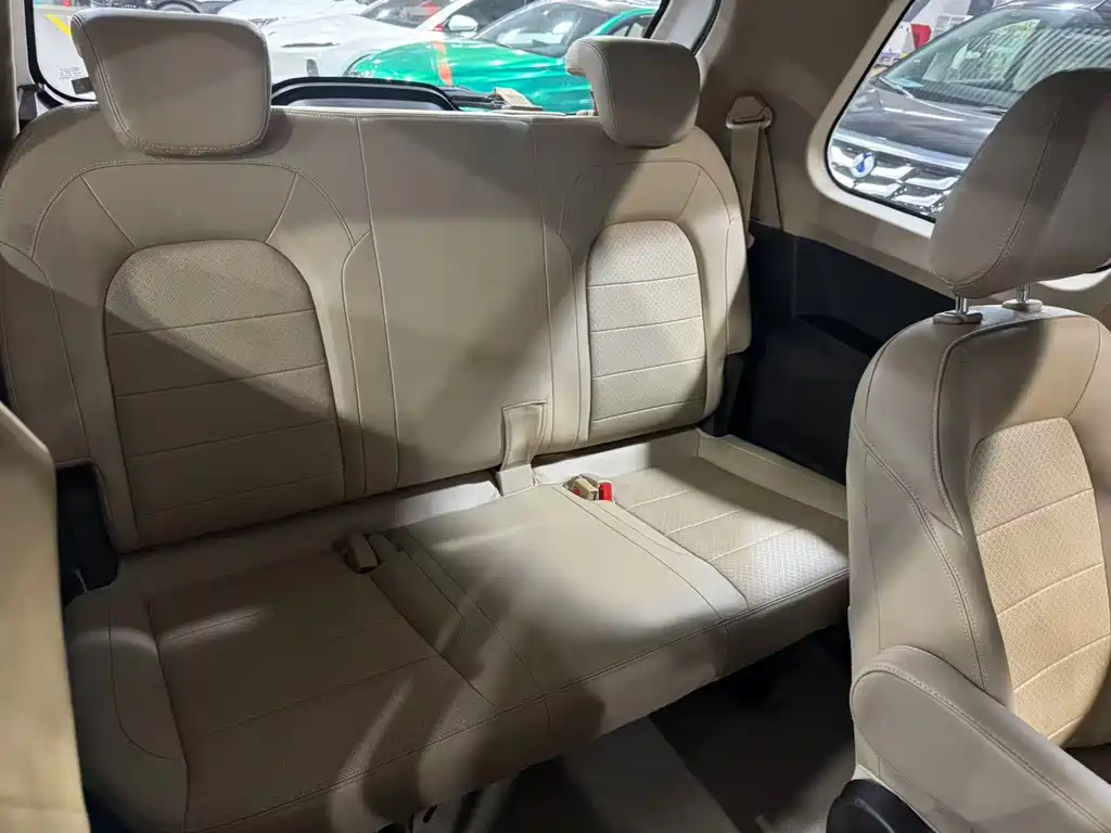 Wuling Hongguang 2018 — фото 11