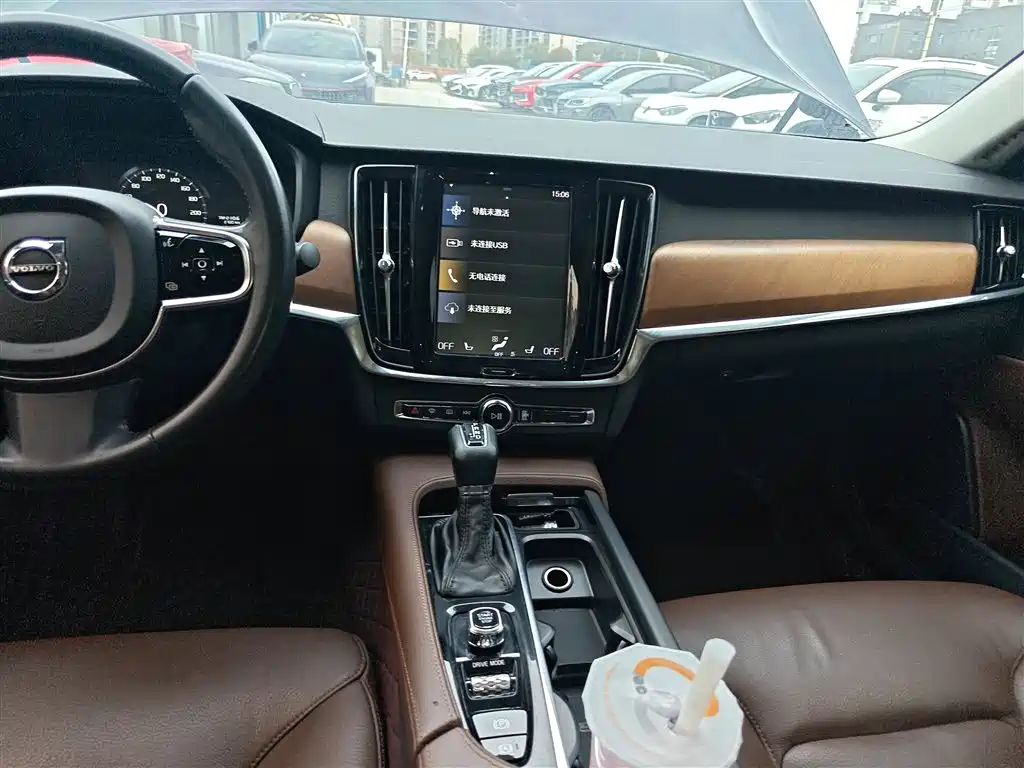 Volvo S90 2019 — фото 13