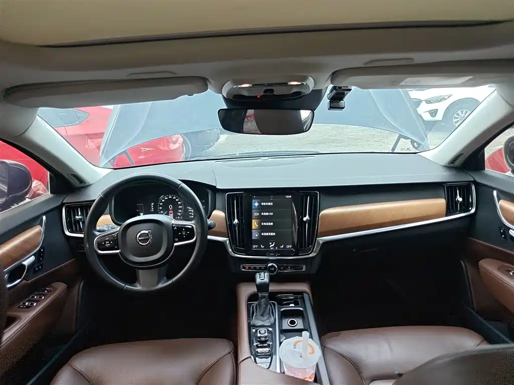 Volvo S90 2019 — фото 10