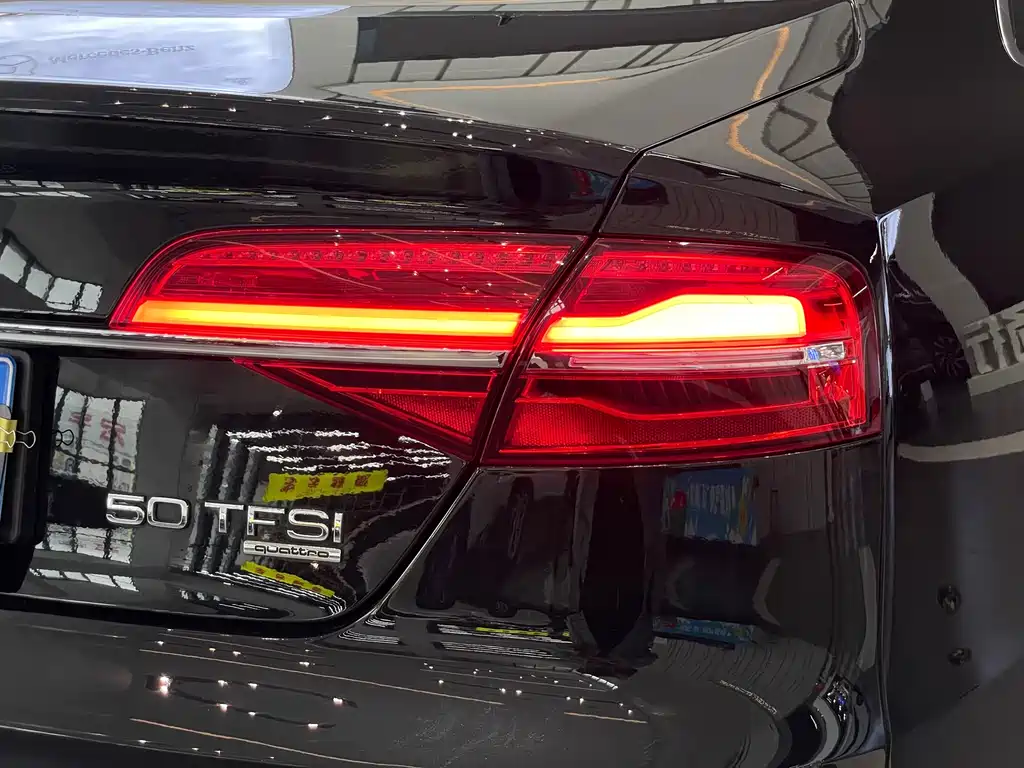 Audi A8 2015 — фото 30
