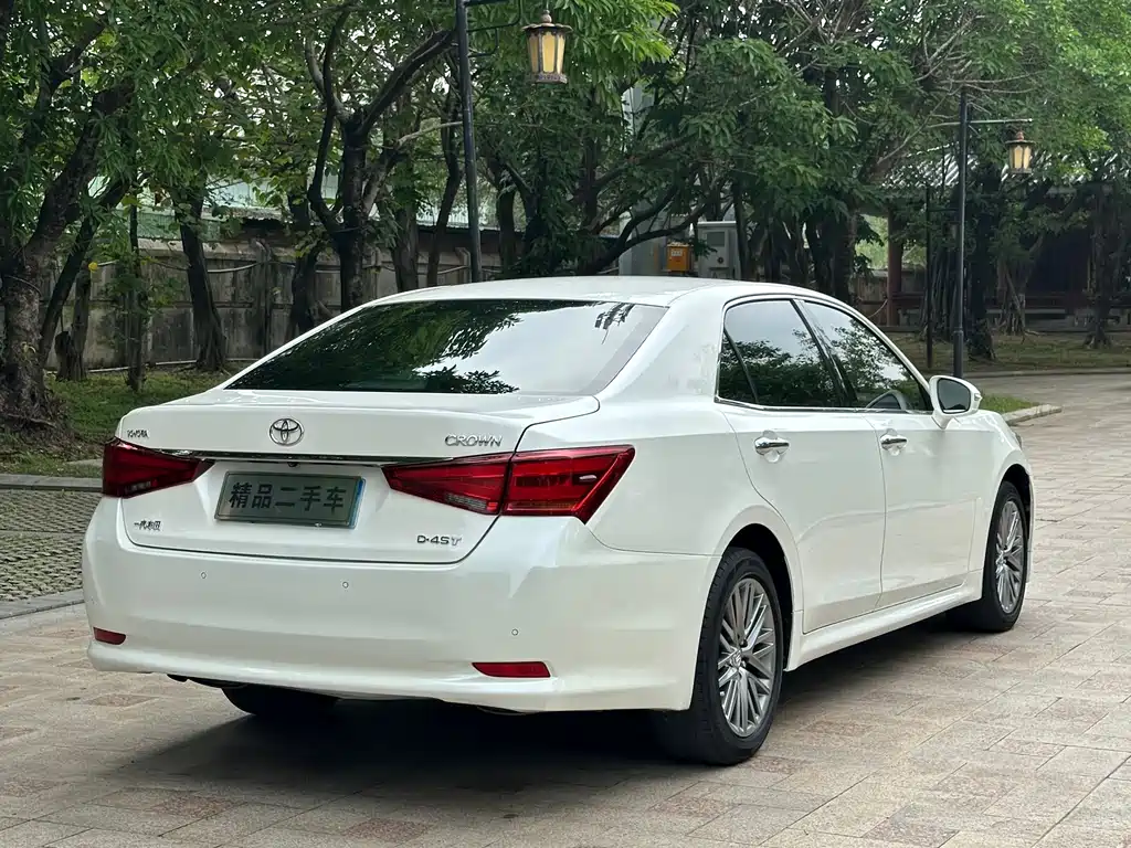 Toyota Crown 2018 — фото 12