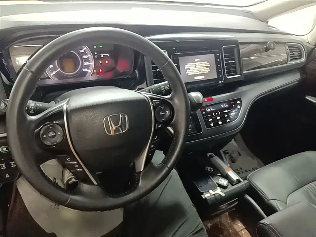 Honda Elysion 2018 — фото 10