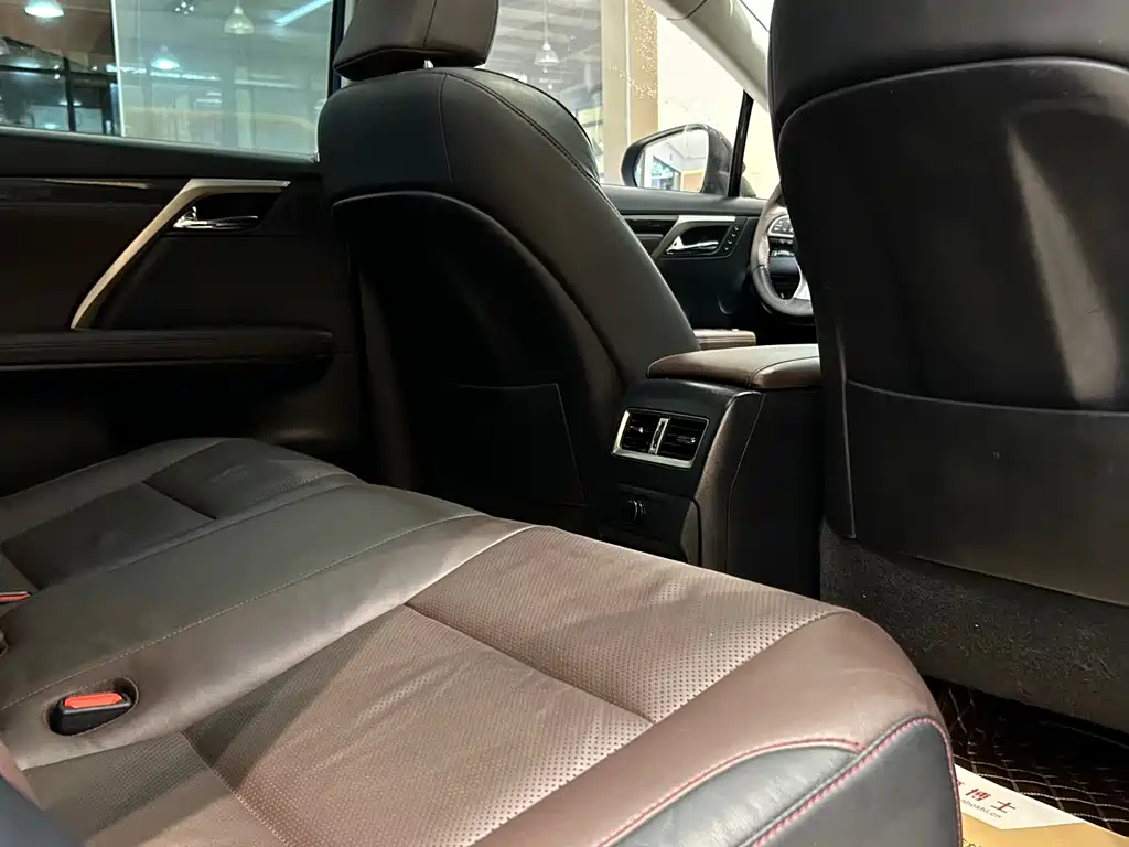 Lexus RX 2018 — фото 11