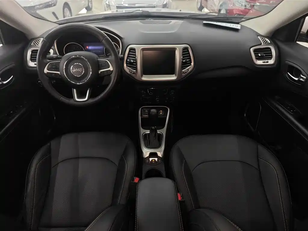 Jeep Compass 2017 — фото 6