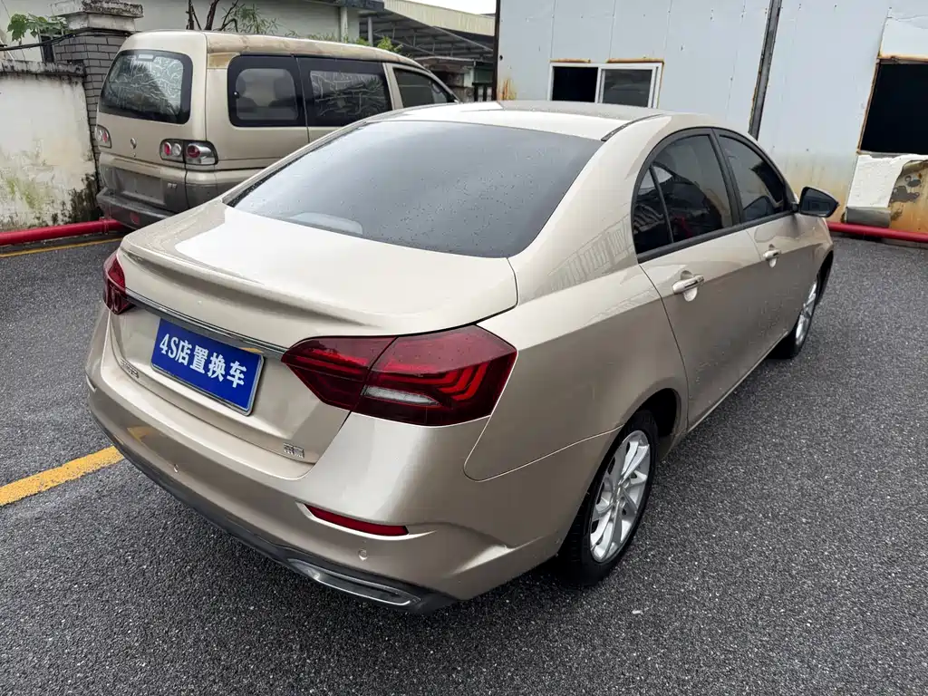 Geely Emgrand 2021