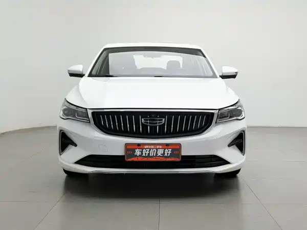 Geely Emgrand 2022
