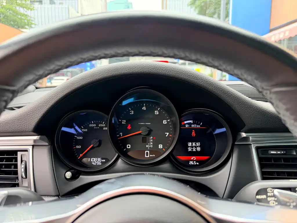 Porsche Macan 2018 — фото 9