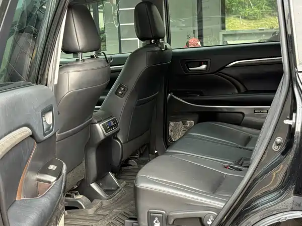 Toyota Highlander 2021