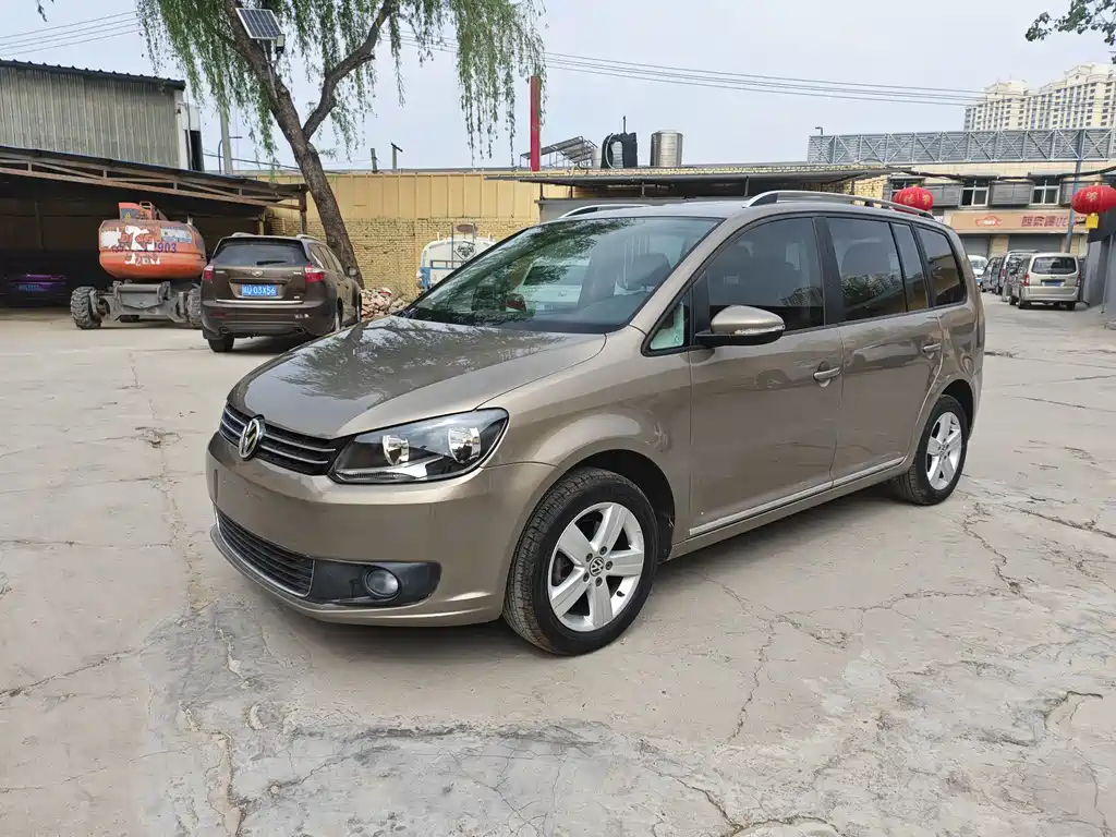 Volkswagen Touran 2016 — фото 1