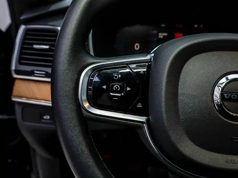 Volvo XC90 2023 — фото 27