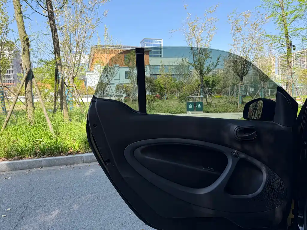 smart Fortwo 2018 — фото 11