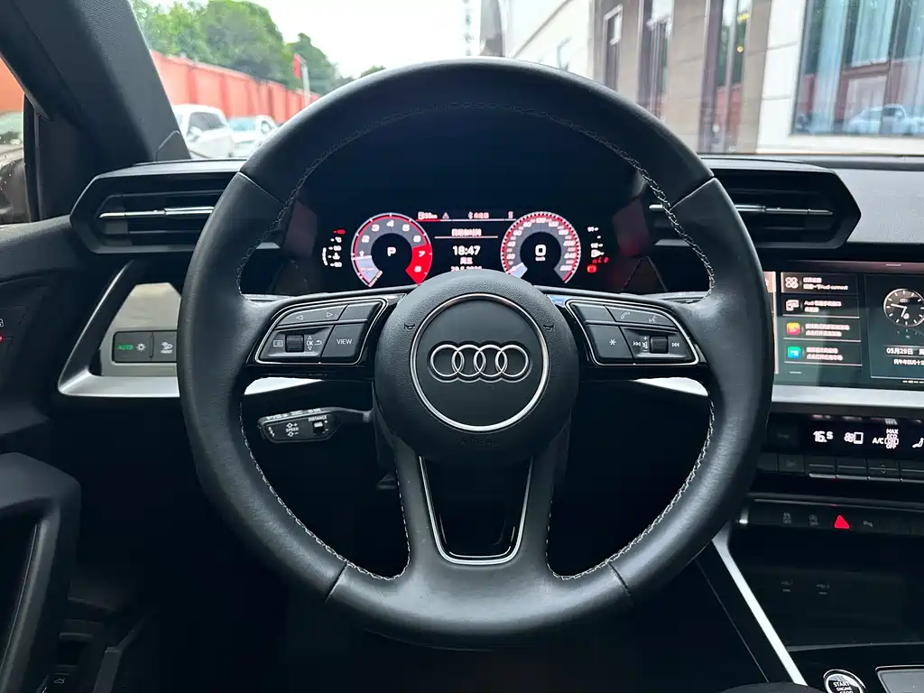 Audi A3 2023 — фото 7