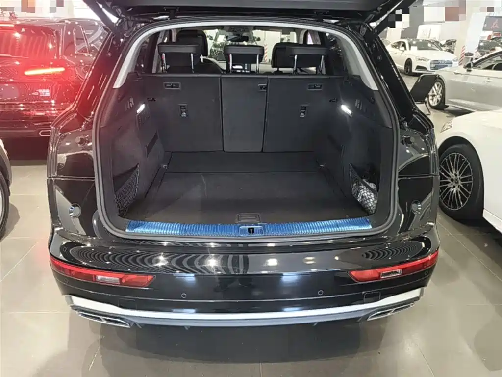 Audi Q5L 2023 — фото 19