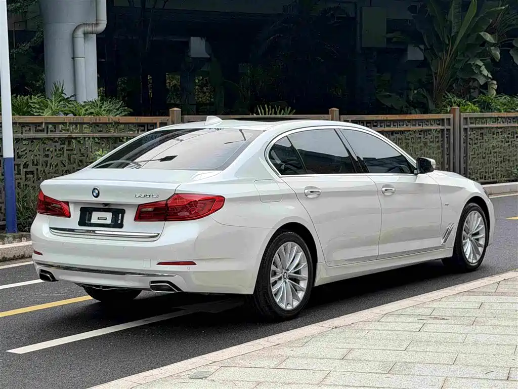 BMW 5 Series 2018 — фото 4