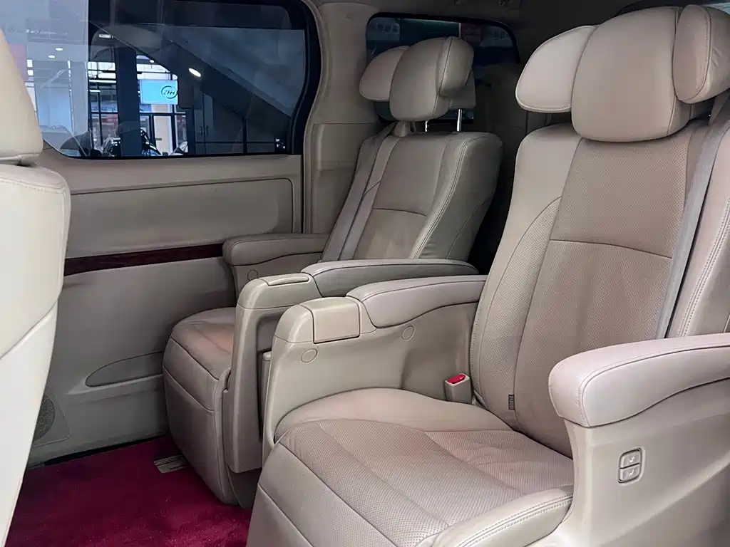 Toyota Alphard 2010 — фото 15